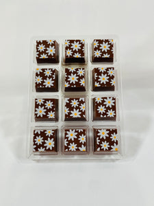 Solid Chocolates With Daisy Design