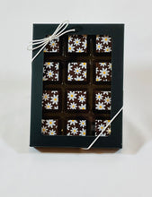 Load image into Gallery viewer, Solid Chocolates With Daisy Design